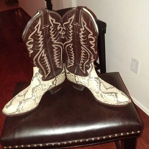 Men Justin Cowboy Boots 🤠